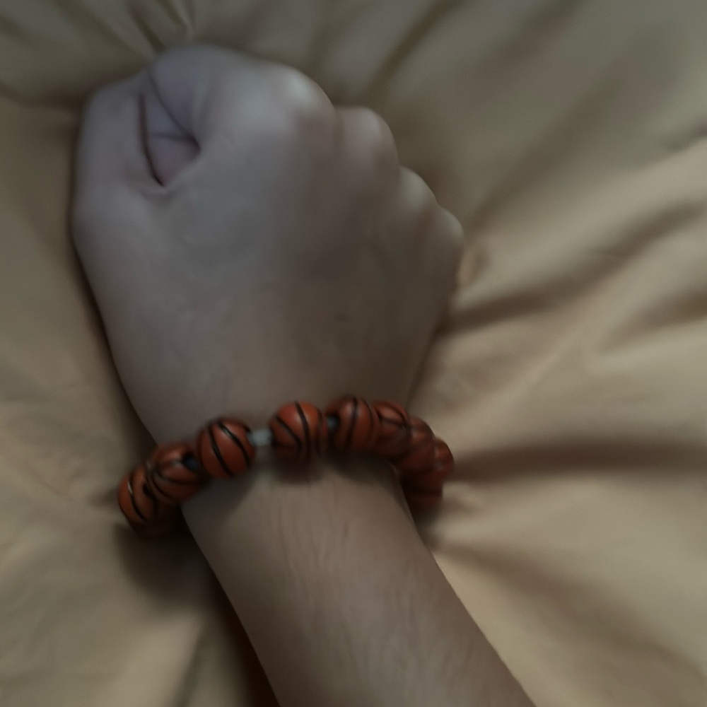 Size kids.Colors black and orange